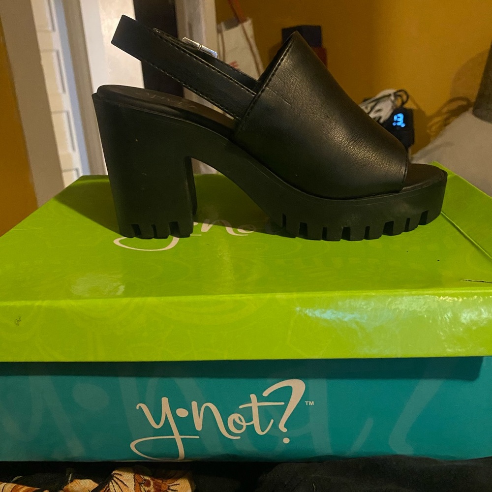 Women's Black Chunky Heel Sandals